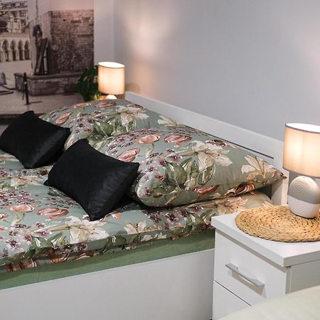 Old Town Wawel II Premium Apartments คราคูฟ ภายนอก รูปภาพ